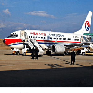 桂林空运公司航空快运业稳步发展的原因是什么？